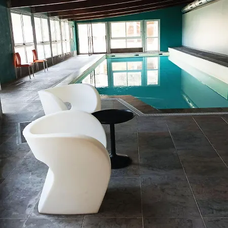Confortable Avec Terrasse, Piscine Et Sauna A - 4 Pers, 27 M² - Fr-1-165b-51 * Jausiers