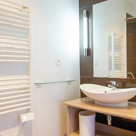 Confortable Avec Terrasse, Piscine Et Sauna A - 4 Pers, 27 M² - Fr-1-165b-51 Apartment