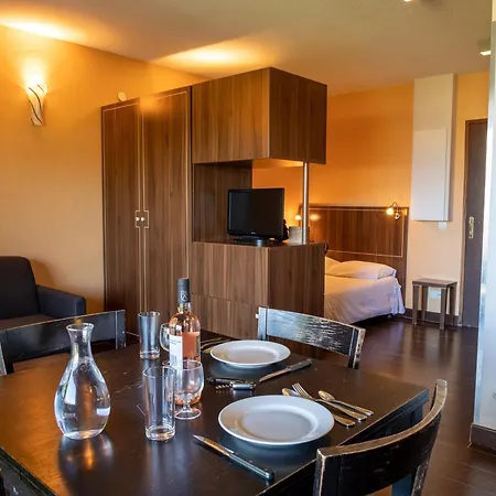 Confortable Avec Terrasse, Piscine Et Sauna A - 4 Pers, 27 M² - Fr-1-165b-51 Apartment
